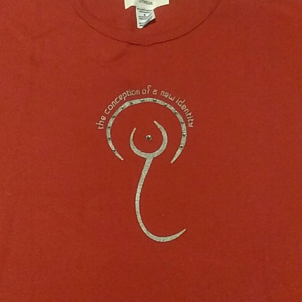 Red tee - Picture 2 of 2